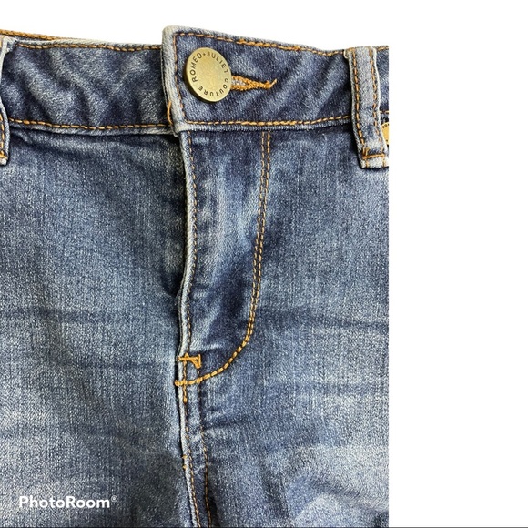 COPY - Romeo +Juliet couture floral jean shorts Embroidery Size Small denim sho… - Picture 6 of 7